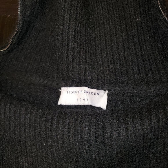 Sweater - Picture 2 of 3